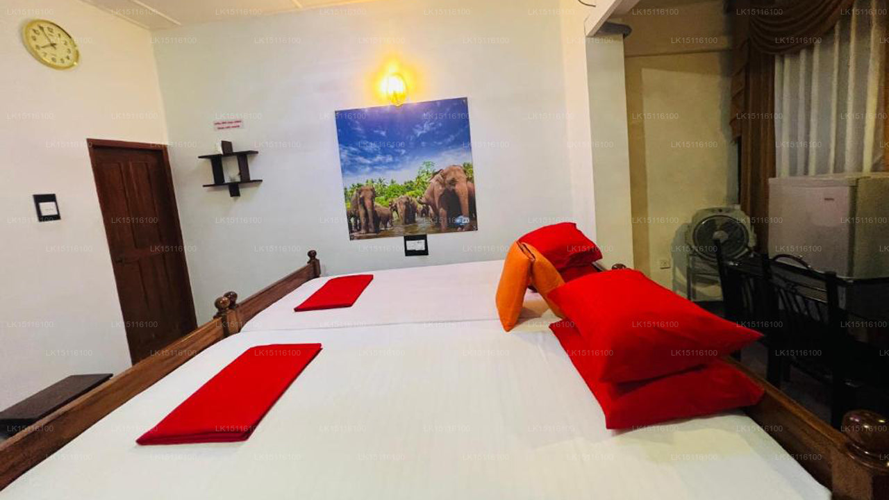 Senathilaka Guest Inn & Restaurant, Puttalam
