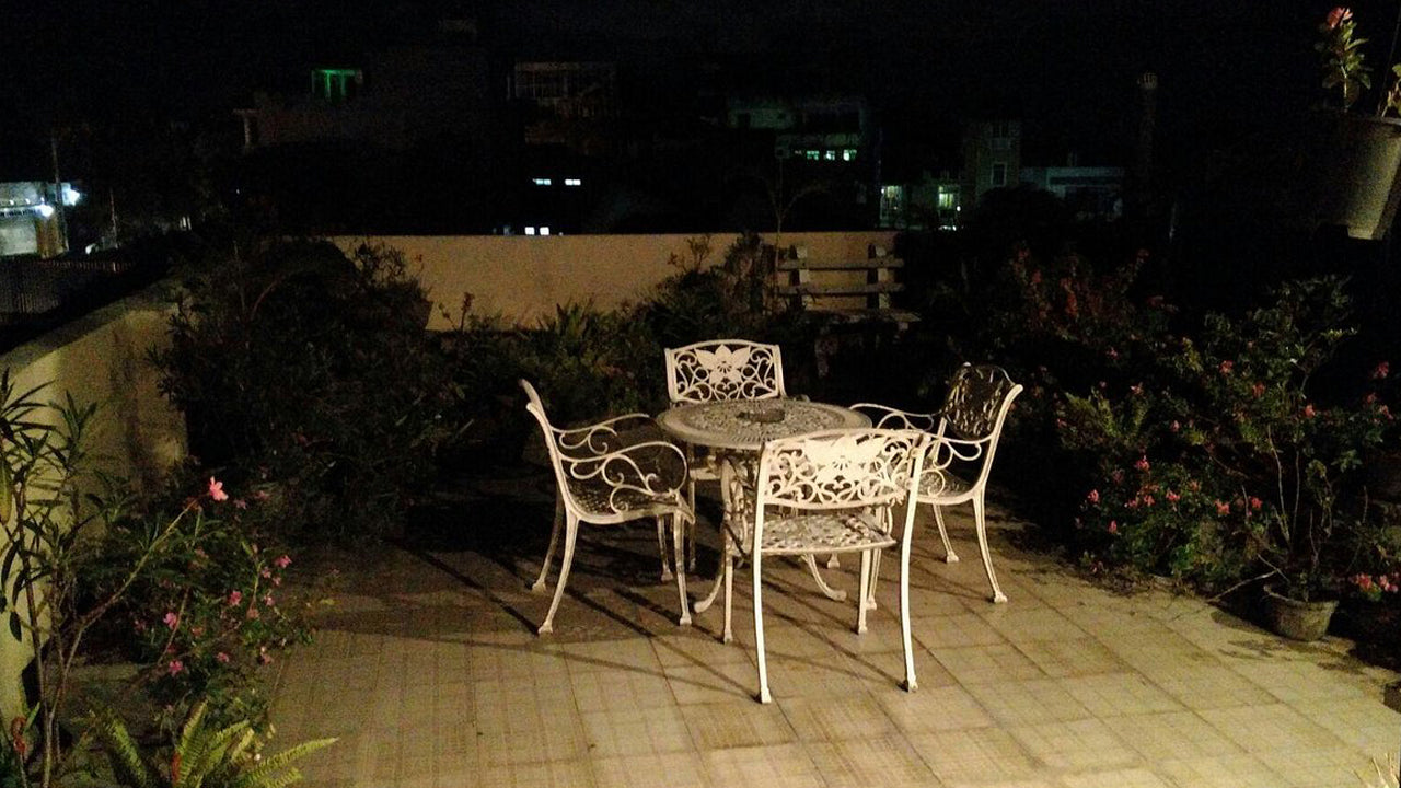 Frangipani, Dehiwala