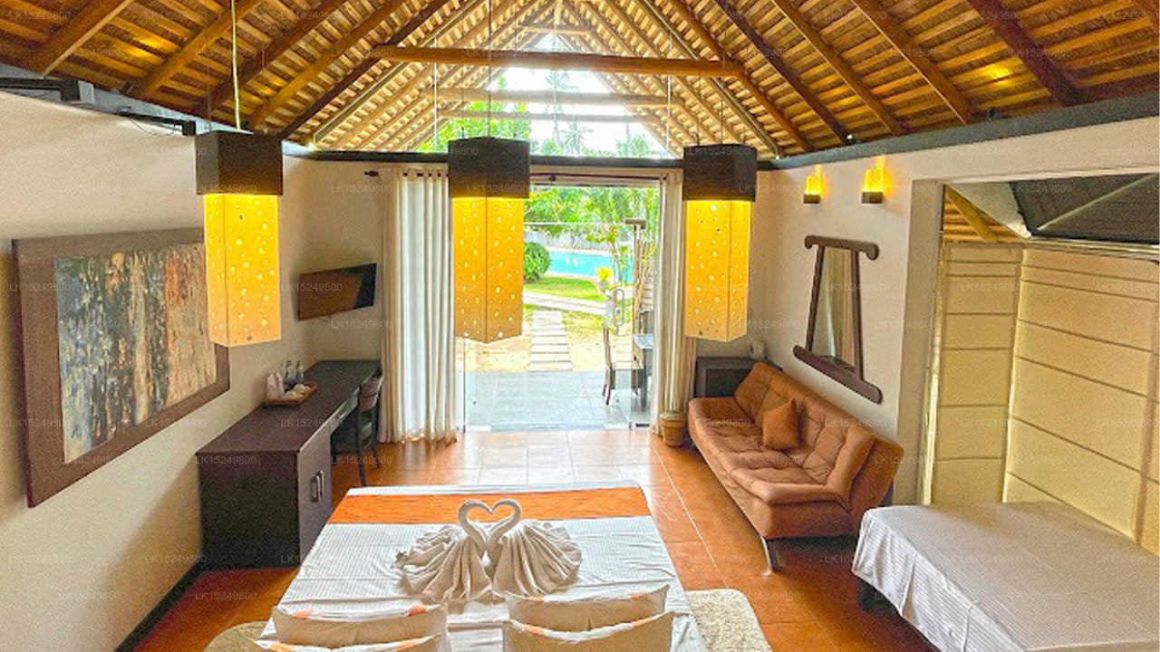 Blue Whale Beach Resort, Kalpitiya