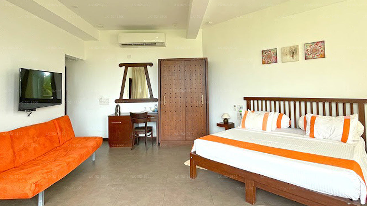 Blue Whale Beach Resort, Kalpitiya