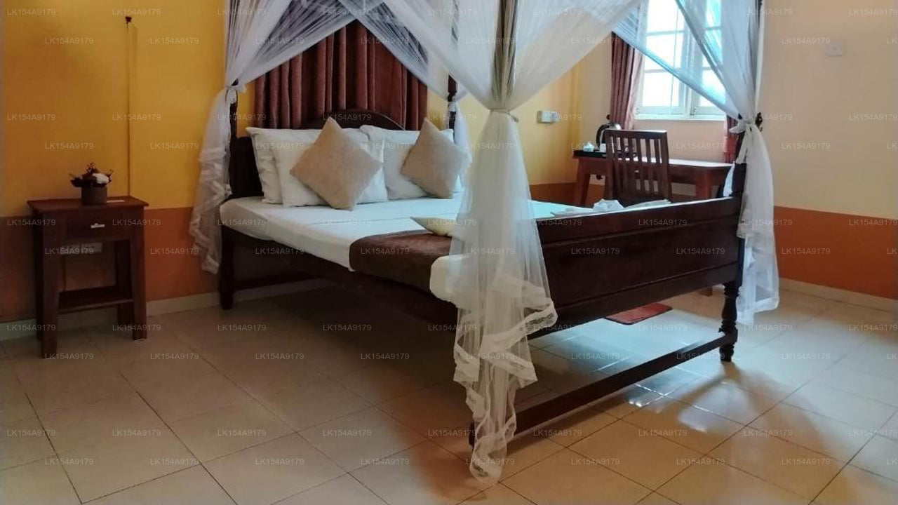 Grand Colonial Viveka, Kurunegala