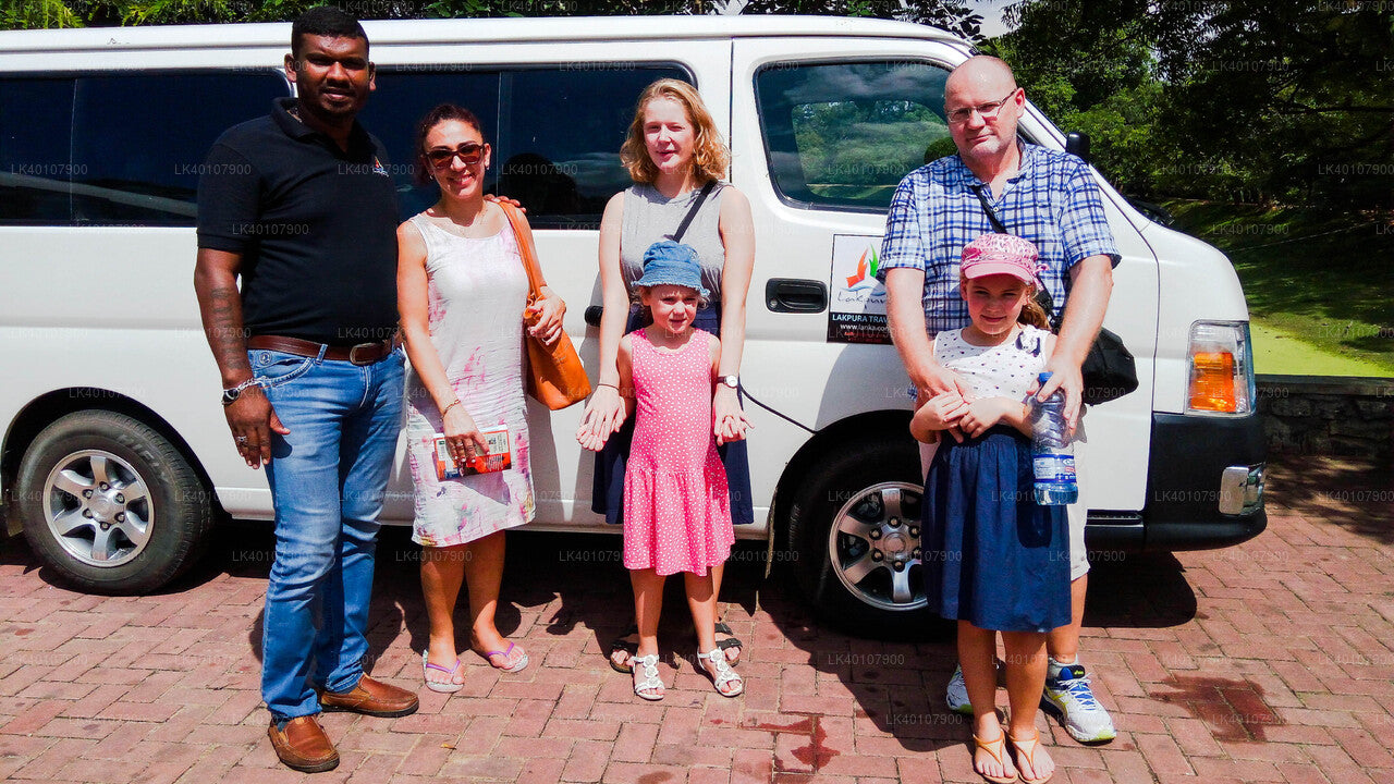 Wadduwa City to Colombo Airport (CMB) Private Transfer
