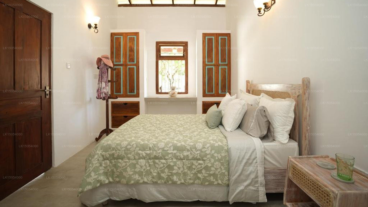 Villa Somre, Ja Ela