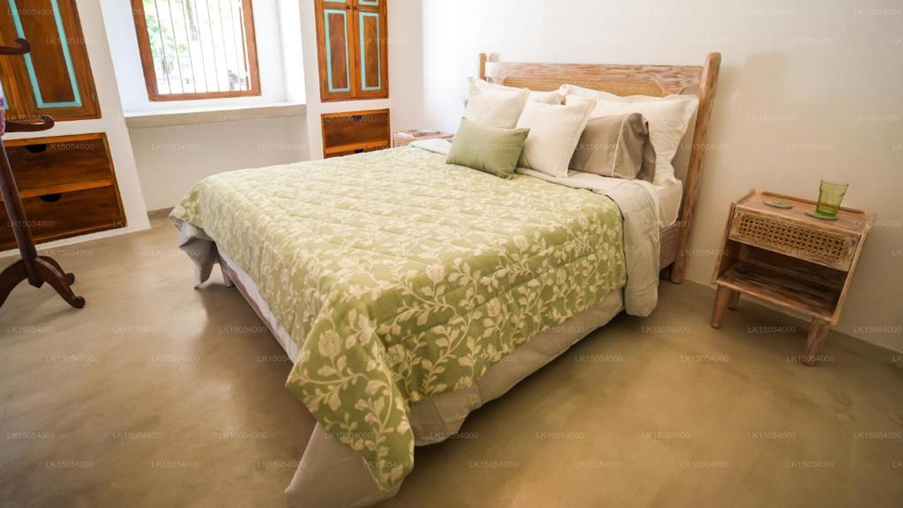 Villa Somre, Ja Ela