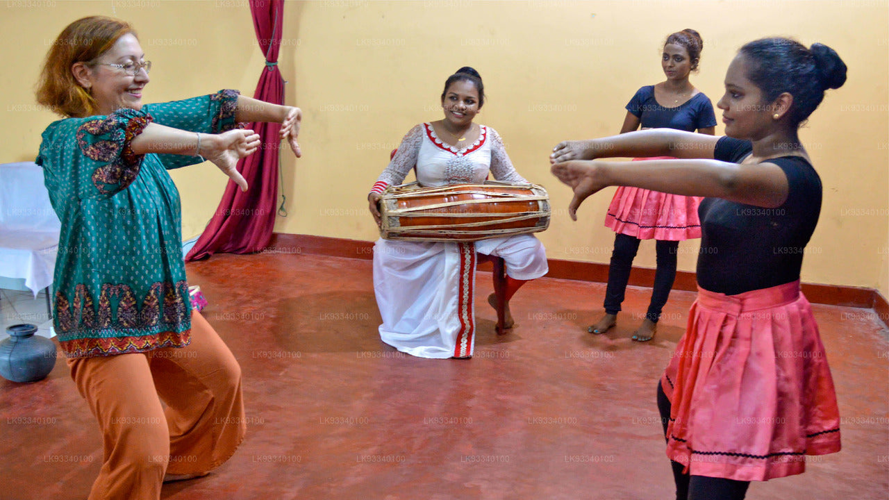 Опыт традиционных танцев из Панадуры