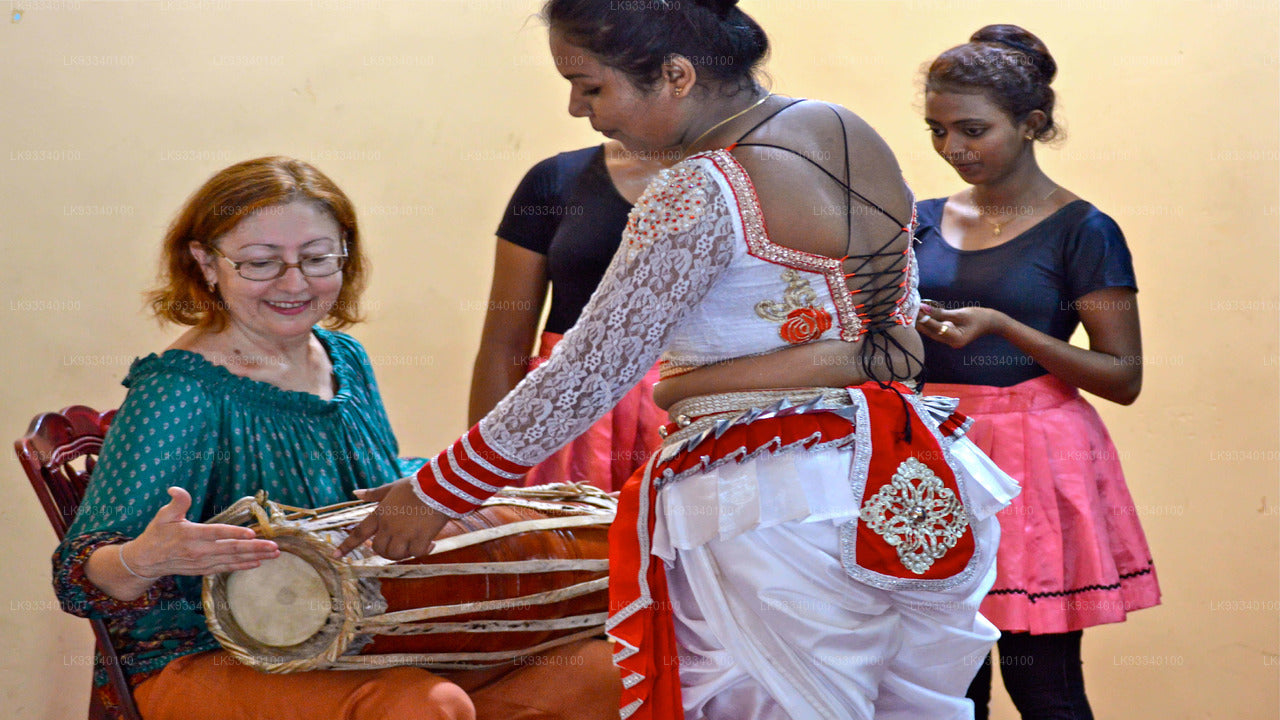Опыт традиционных танцев из Панадуры